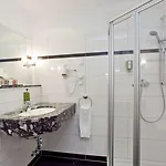 Gildors Atmosphere Hotel